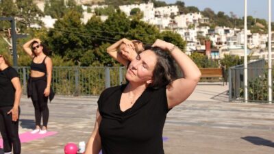 Bodrum Belediyesi Serbay Ilıcak Spor ve Kültür Kompleksinde düzenlenen pilates