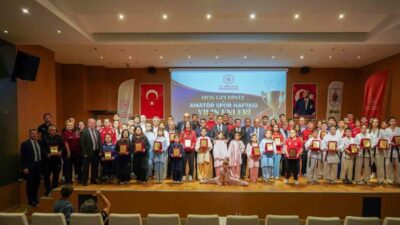 Bolu’da Amatör Spor Haftası kapsamında düzenlenen “Yılın Enleri Ödül Töreni”nde,