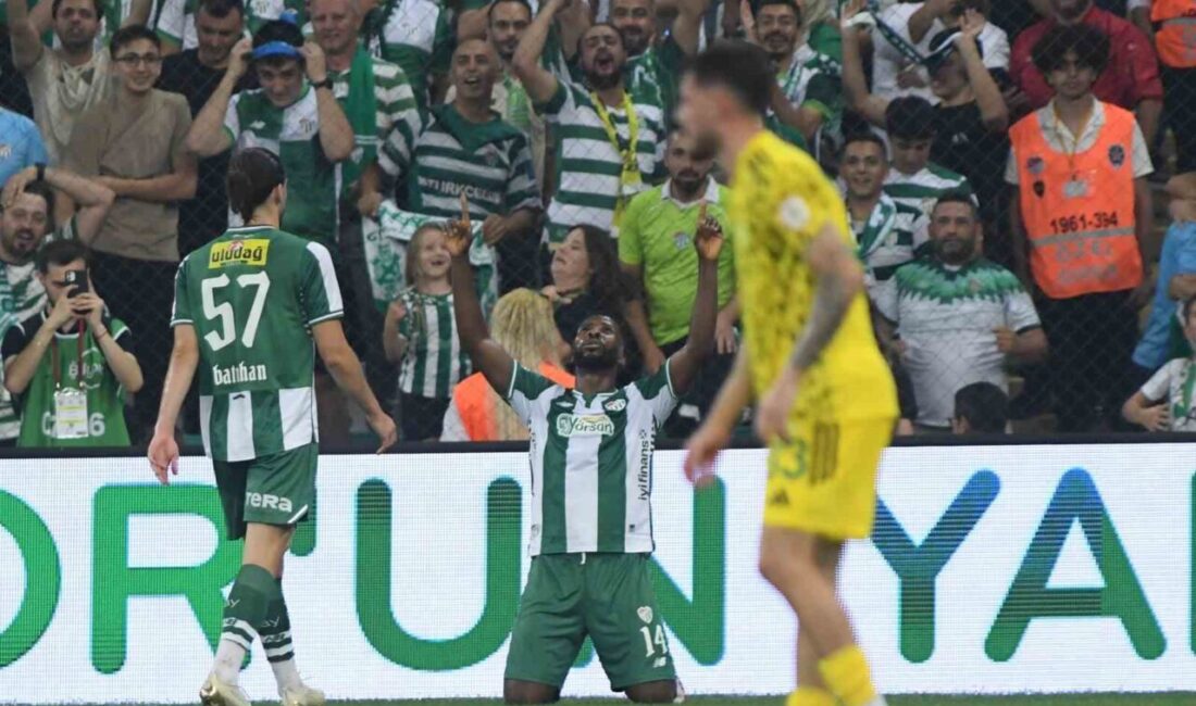 Bursaspor’un santrforu Kelechi Iheanacho ve Saffet Sancaklı’nın 9 maçlık gol