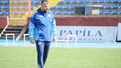 Zonguldakspor Teknik Direktörü Ali Çalış, Büyükçekmece Gücü FK karşısında elde