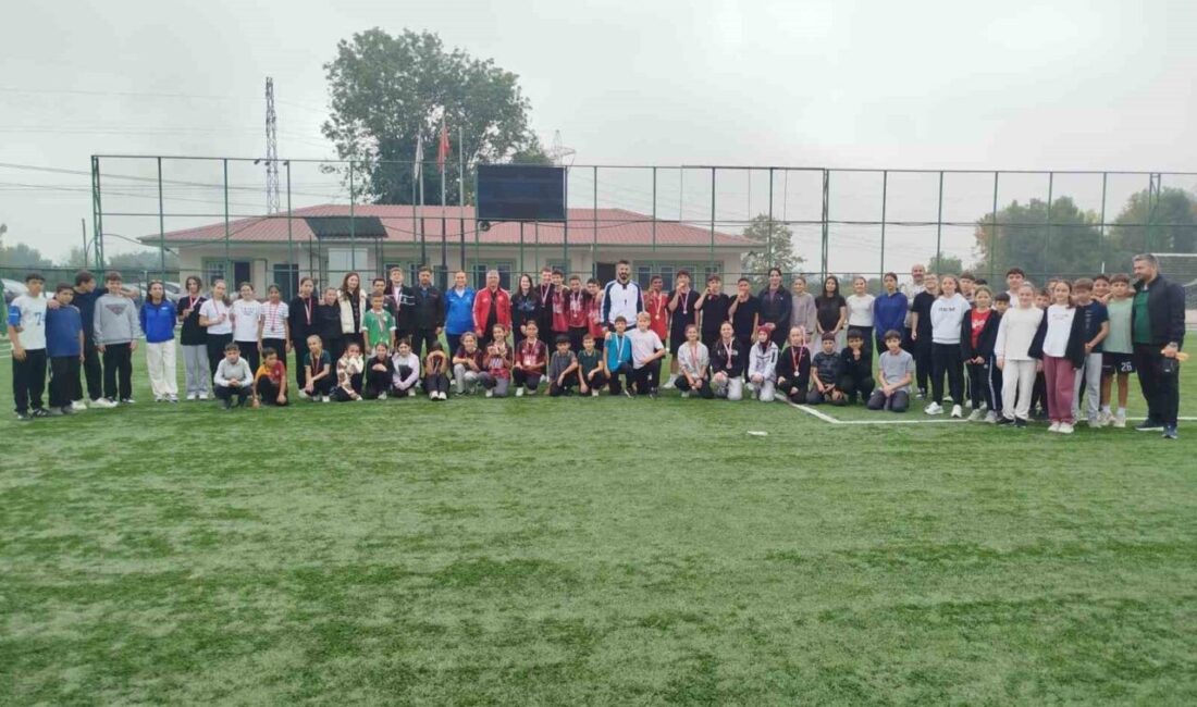 DÜZCE (İHA) – Amatör Spor Haftası etkinlikleri kapsamında Çilimli’de atletizm