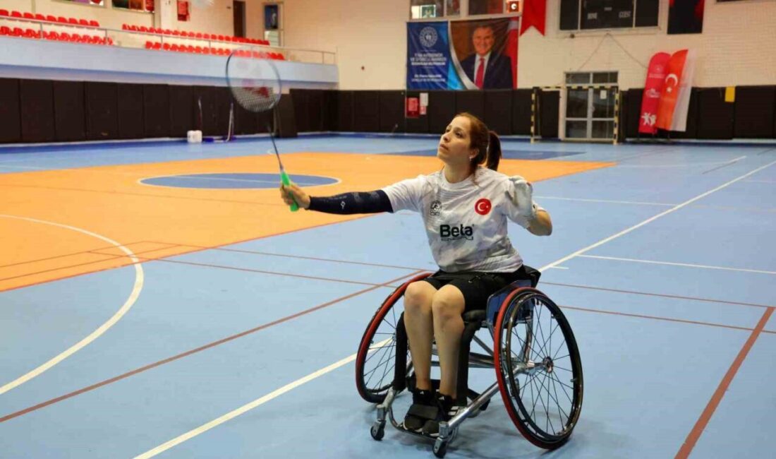 Japonya’da düzenlenen Uluslararası Para Badminton Turnuvası’nda mücadele eden Adanalı milli