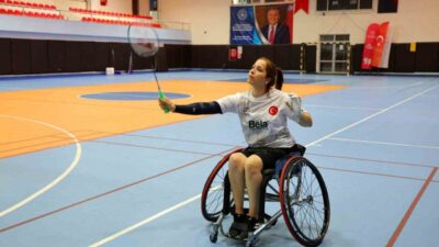 Japonya’da düzenlenen Uluslararası Para Badminton Turnuvası’nda mücadele eden Adanalı milli
