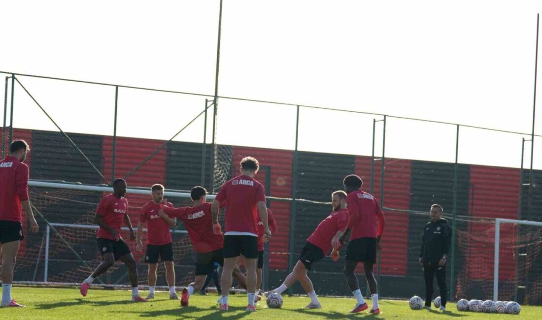 Çorum FK, Göztepe maçı mesaisini sürdürdü Çorum FK, Trendyol Süper Lig’in 9. haftasında pazar günü deplasmanda