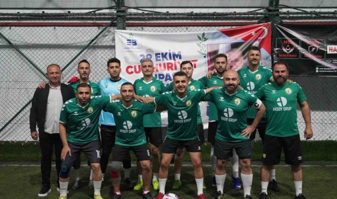 Edremit Belediyesi tarafından 29 Ekim Cumhuriyet Bayramı etkinlikleri kapsamında düzenlenen