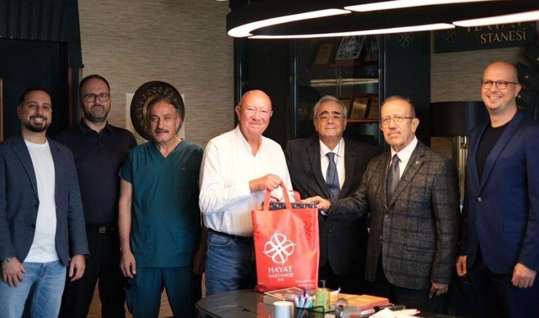 Uluslararası El Bileği Merkezleri’nin (International Wrist Centers, IWC) Kurucusu ve