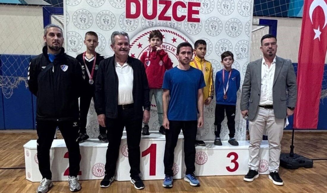 Düzce’de düzenlenen 29 Ekim Cumhuriyet Bayramı Karate İl Şampiyonası’na 5