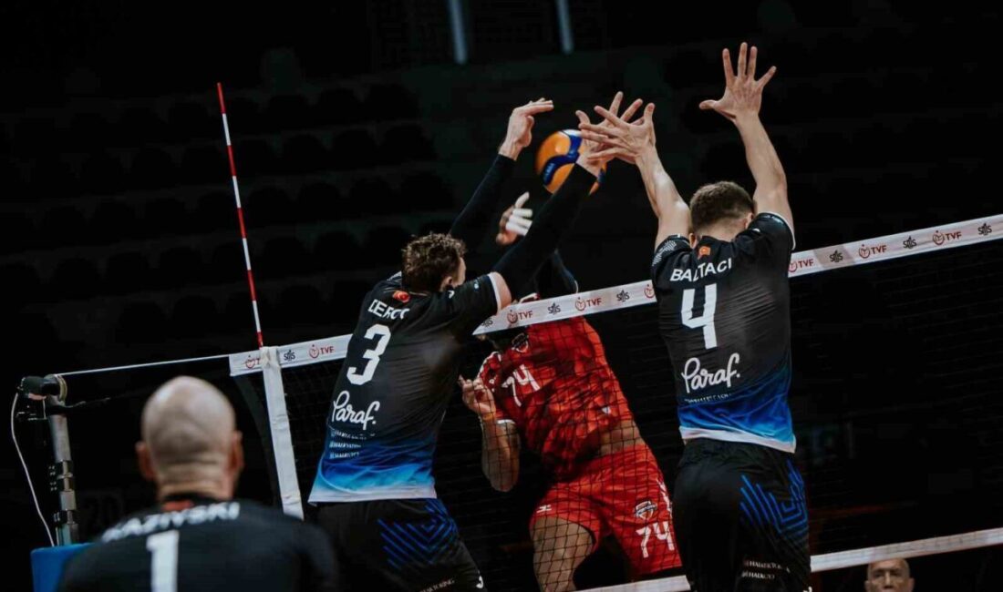Efeler Ligi: Spor Toto: 2 – Halkbank: 3 Grup Efeler Ligi’nin 2. haftasında Spor Toto, sahasında Halbank’a 3-2