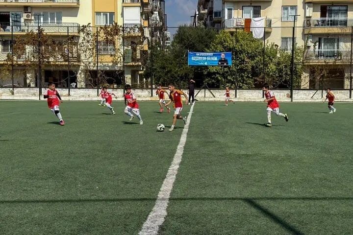 Efeler Belediye Başkanı Anıl Yetişkin’in öncülüğünde, 29 Ekim Cumhuriyet Bayramı