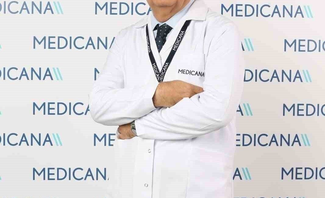Enfeksiyon Hastalıkları ve Klinik Mikrobiyoloji Uzmanı Prof. Dr. Reşit Mıstık,