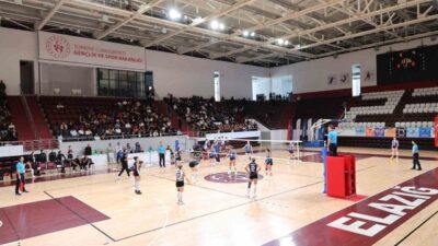 Elazığ’ın Uzman Posta Kadınlar Voleybol 2. Lig’de mücadele eden ekipleri