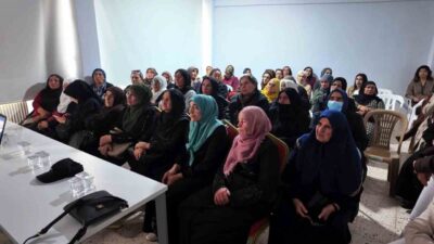 Elazığ’ın Karakoçan ilçesindeki Medilines Hastanesi tarafından meme kanserine yönelik seminer