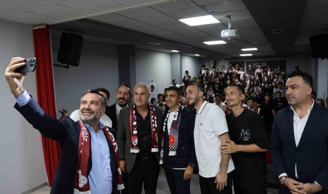 Elazığ’ın plaka kodundan hareketle her ayın 23’ünde gerçekleştirilen okul ziyaretleri