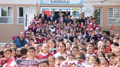 Bir forma, bir sevda, bir şehir Bordo-beyaz sloganı ile her