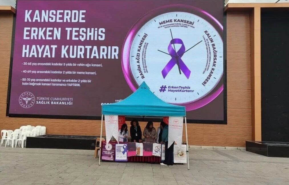 Erzincan’da meme kanserinde erken tanıya dikkati çekildi Erzincan’da Ekim Ayı Meme Kanseri Farkındalık Ayı kapsamında vatandaşlara yönelik