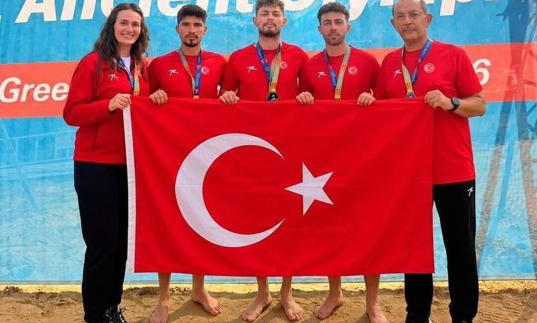 Erzincanlı milli sporcuların yer aldığı Türkiye, Air Badminton’da Avrupa ikincisi oldu Yunanistan’ın Olympia kentinde düzenlenen Europe Air Badminton Continental Championships müsabakalarında