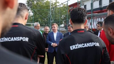 Erzincan Valisi Hamza Aydoğdu, Belediye Başkanı Bekir Aksun ile birlikte