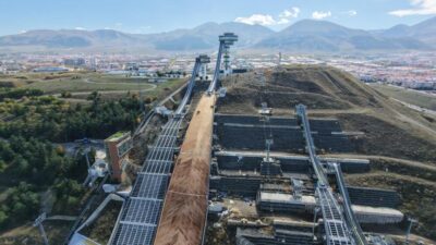 Erzurum’un simgelerinden biri olan ve Türkiye’nin ilk ve tek kayakla