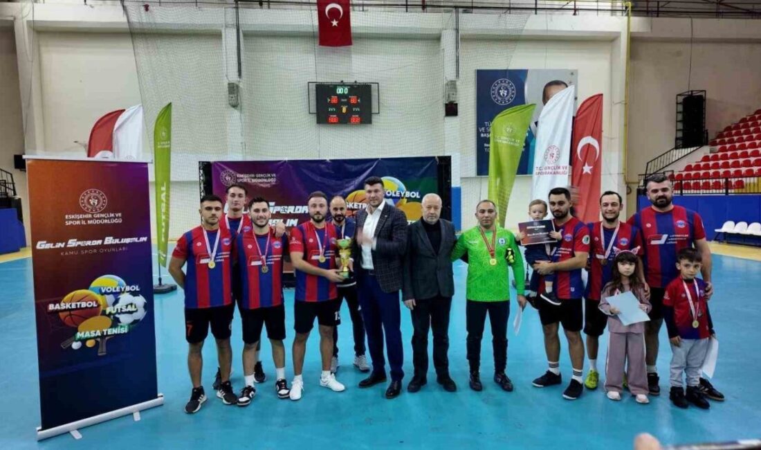 Eskişehir’de düzenlenen 4. Kamu Spor Oyunları Futsal Erkekler Müsabakaları, oynanan