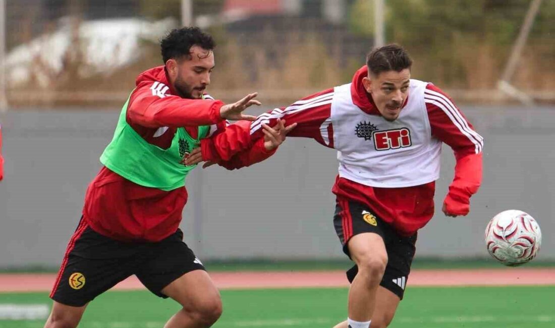 TFF 3. Lig 2. Grup’ta mücadele eden Eskişehirspor, 1922 Akşehir