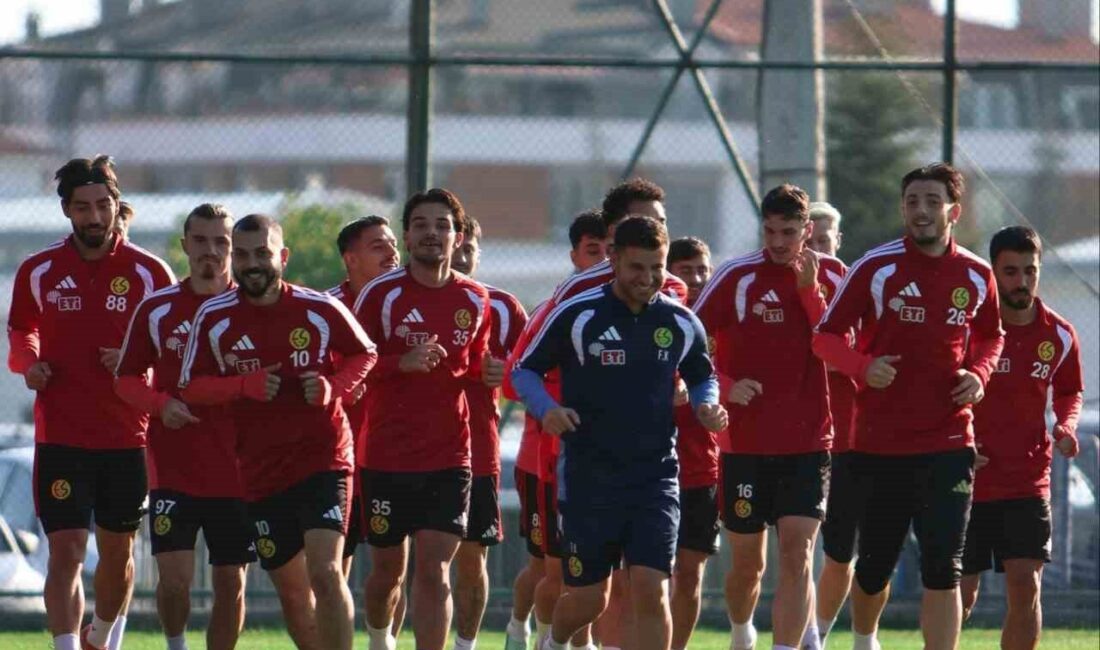 TFF 3. Lig temsilcisi Eskişehirspor, ligde karşılaşacağı Bursa Yıldırım SK
