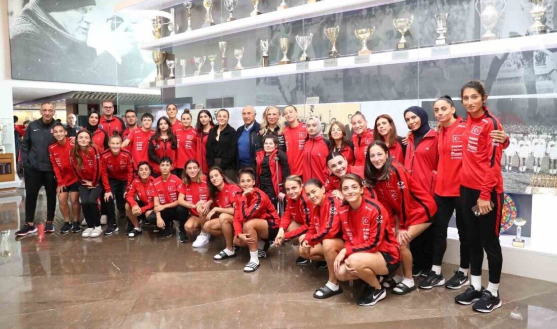 A Milli Erkek ve A Milli Kadın Futbol Takımı’nın eski