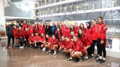 A Milli Erkek ve A Milli Kadın Futbol Takımı’nın eski