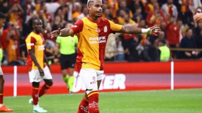 Galatasaray’ın Gabonlu futbolcusu Mario Lemina, sakatlığının ardından Kasımpaşa maçıyla 35