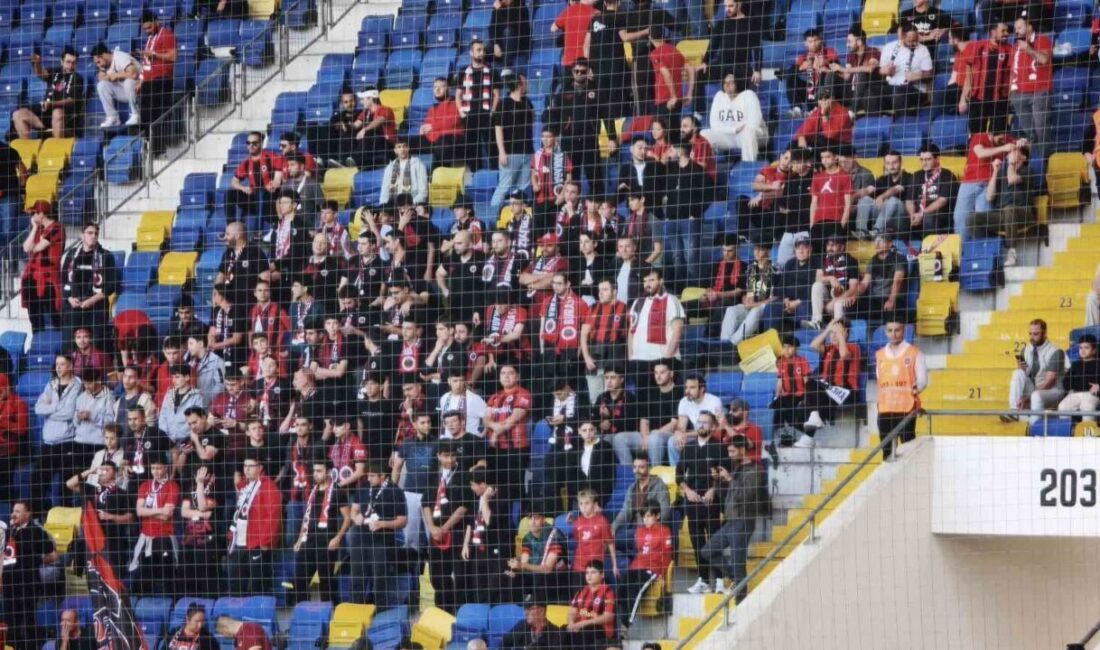 Gençlerbirliği taraftarları, Amed Sportif Faaliyetler ile oynayacağı maç öncesinde “Yönetim