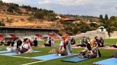 Amatör Spor Haftası kapsamında Güney ilçesinde gerçekleşen yoga etkinliğinde biraraya