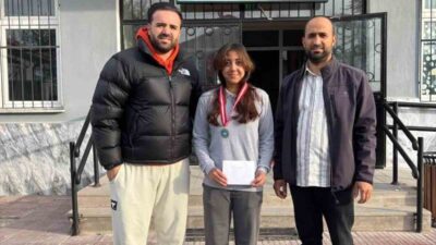 Afyonkarahisar’ın Bolvadin ilçesinde düzenlenen okullar arası atletizm yarışmaları büyük bir