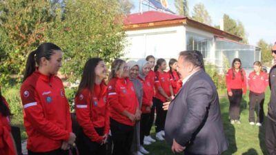 İşitme Engelli Kadın Güreş Milli Takımı, 25 Kasım’da Ermenistan’da düzenlenecek