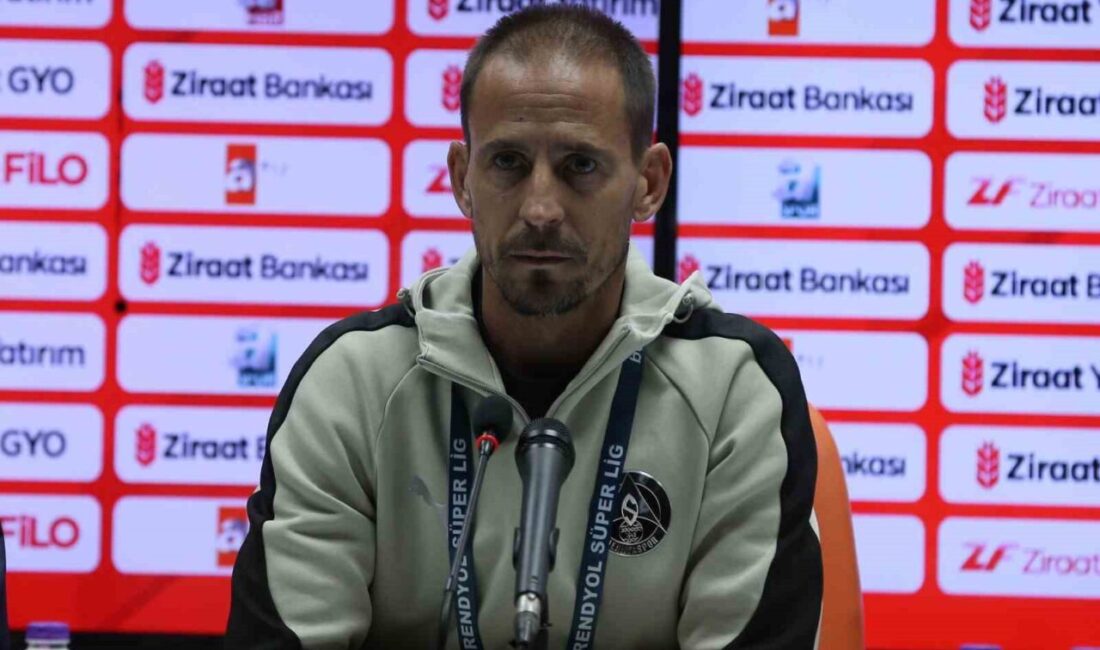 Corendon Alanyaspor Teknik Direktörü Joao Pereira, galibiyetin kendileri için zorunluluk