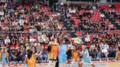 Halkbank Kadınlar Basketbol Süper Ligi 2. hafta karşılaşmasında Melikgazi Kayseri