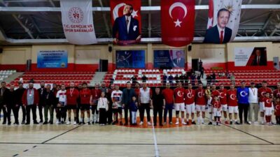 Bilecik’te düzenlenen 4. Kamu Spor Oyunları kapsamında gerçekleştirilen futsal, basketbol