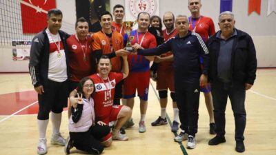 Karabük’te düzenlenen 4. Kamu Spor Oyunları voleybol turnuvasında Jandarma Komutanlığı