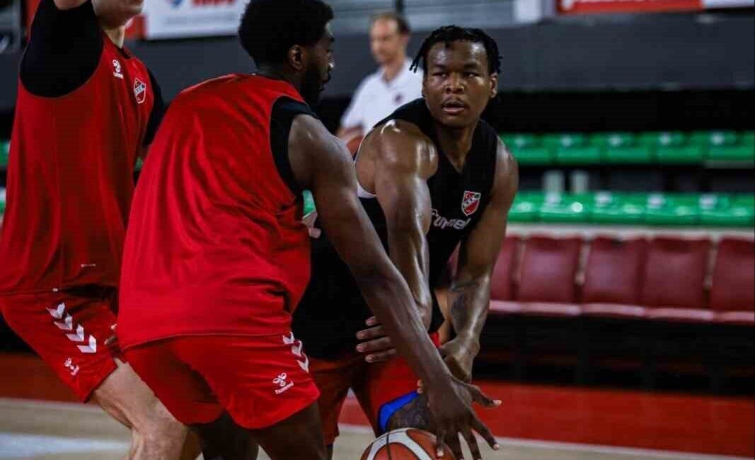 Karşıyaka, Basketbol Süper Ligi’nin ikinci haftasında yarın saat 19.00’da Galatasaray’ı