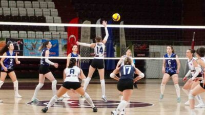 Kayseri Atletikspor Voleybol Takımı ligin 3. haftasında ilk mağlubiyetini aldı.