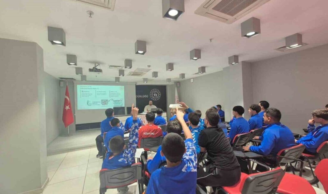 Kayseri Sporcu Eğitim Merkezi’nde güreş sporcularına yönelik düzenlenen ’Güreşte Zihinsel