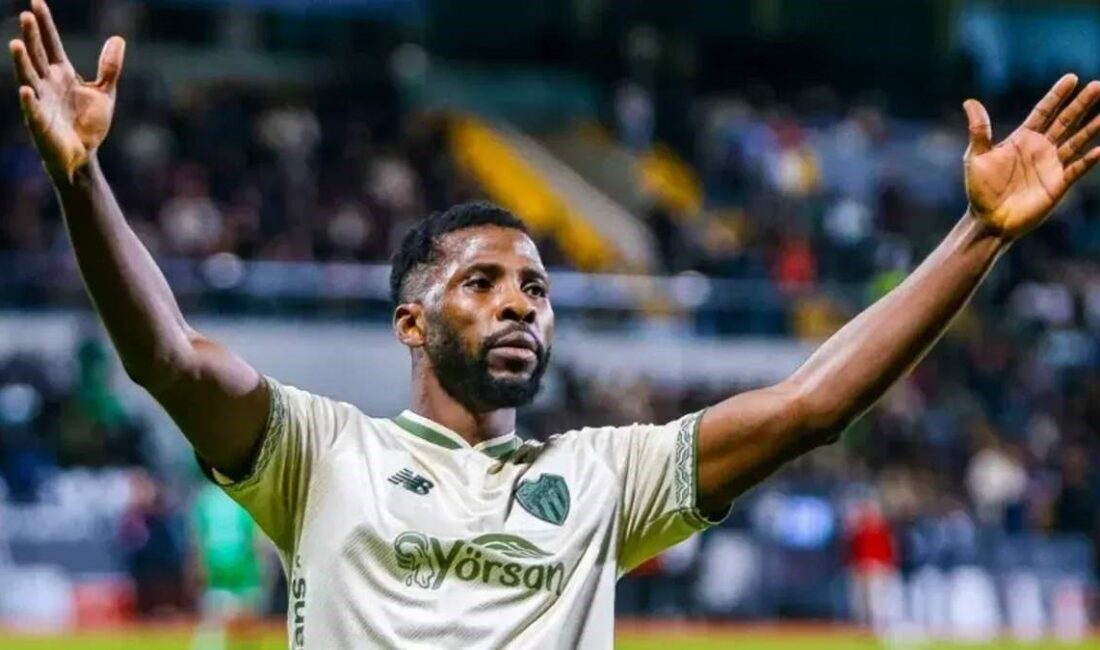 Kelechi Iheanacho, Bursaspor’a transfer sürecini anlatırken yeşil-beyazlı taraftara özel mesaj