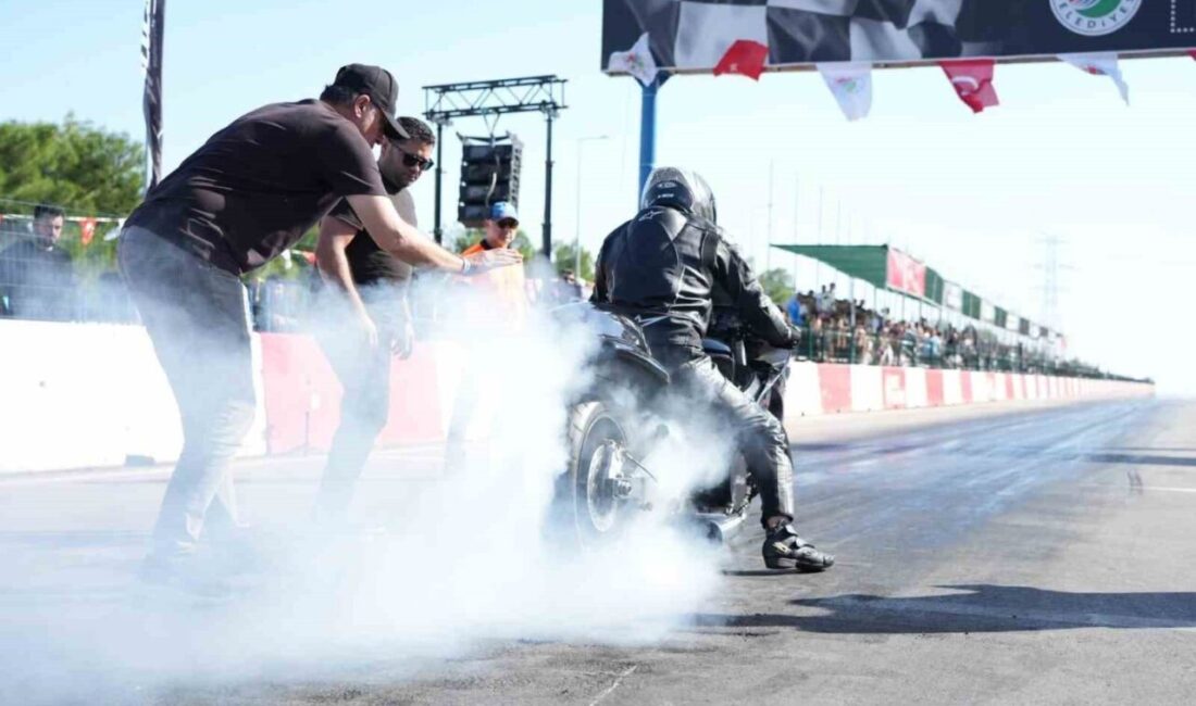 Kepez Belediyesi ev sahipliğinde düzenlenen Türkiye MotoDrag Şampiyonası’nın 4. ayak