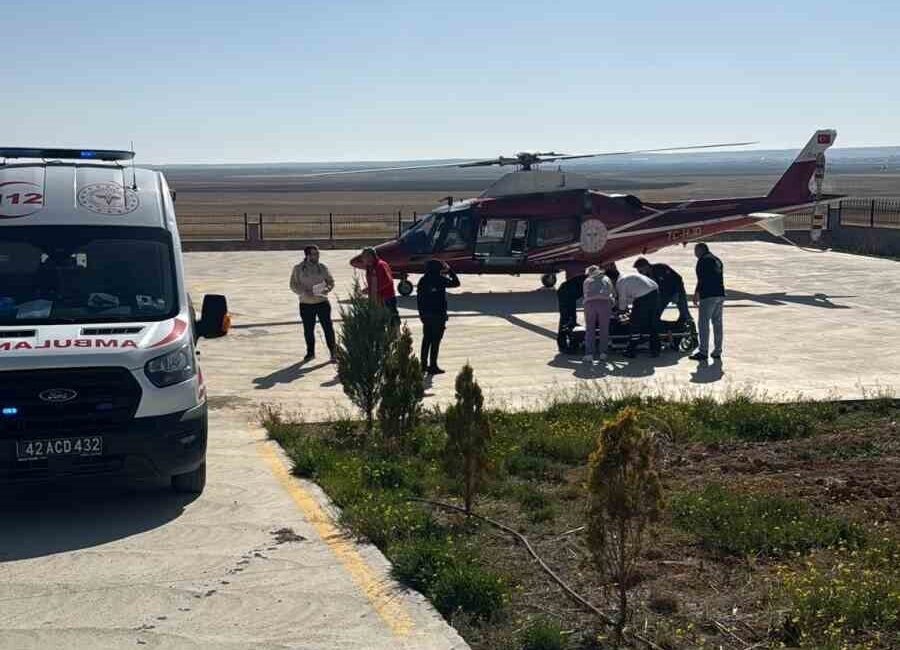 Konya’nın Kulu ilçesinde evinde rahatsızlanan 70 yaşındaki kadın, ambulans helikopterle