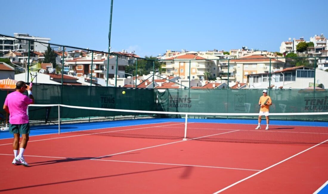 Kuşadası Tenis Kulübü’nde düzenlenen Masters Cumhuriyet Kupası Tenis Turnuvası, Türkiye’nin