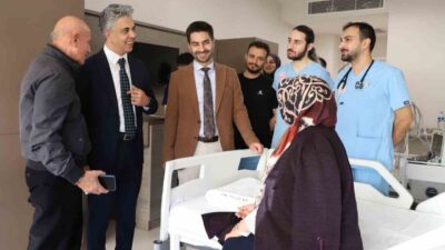 Erzincan’da yatarak tedavi gören hastalara geçmiş olsun dilekleri iletilerek sağlık