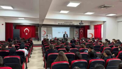 i Sina Mesleki ve Teknik Anadolu Lisesi’nde öğrencilere yönelik Kızılay