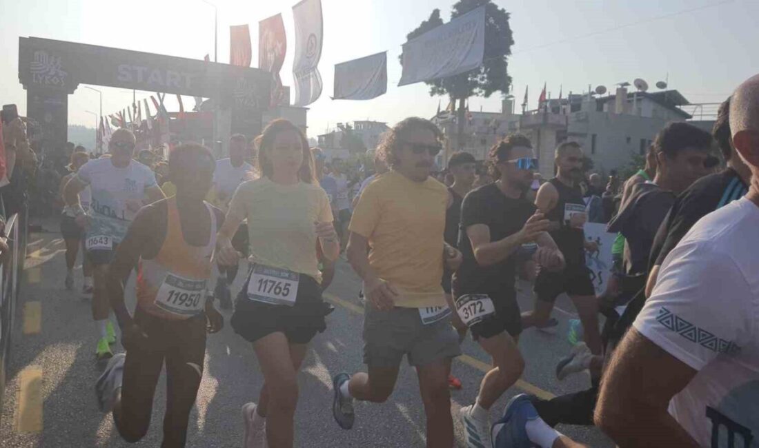 Denizli’de düzenlenen Lykos Yarı Maratonu, binlerce kişinin katılımıyla gerçekleştirildi. Sabahın