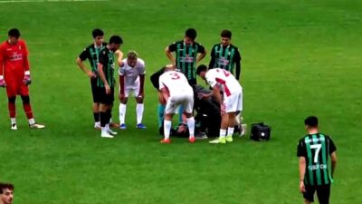 Bartın’da Arıt Kayadibispor ile Gençlik Mimar Sinan Spor arasında oynanan