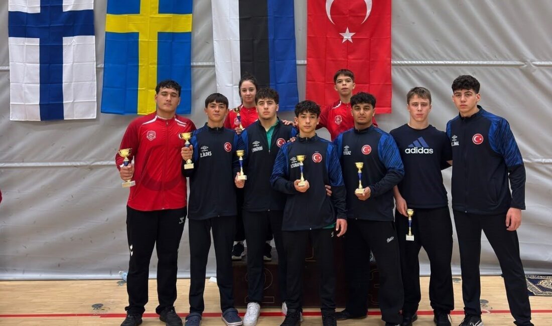 Manisa Büyükşehir Belediyesporlu güreşçiler, Finlandiya’nın başkenti Helsinki’de düzenlenen uluslararası Nuorten