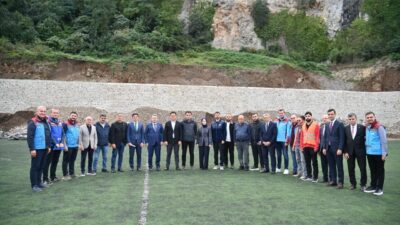 Trabzon’un Ortahisar ilçesi Esentepe Mahallesi’nde bulunan Maşatlık Futbol Sahası çevresinde