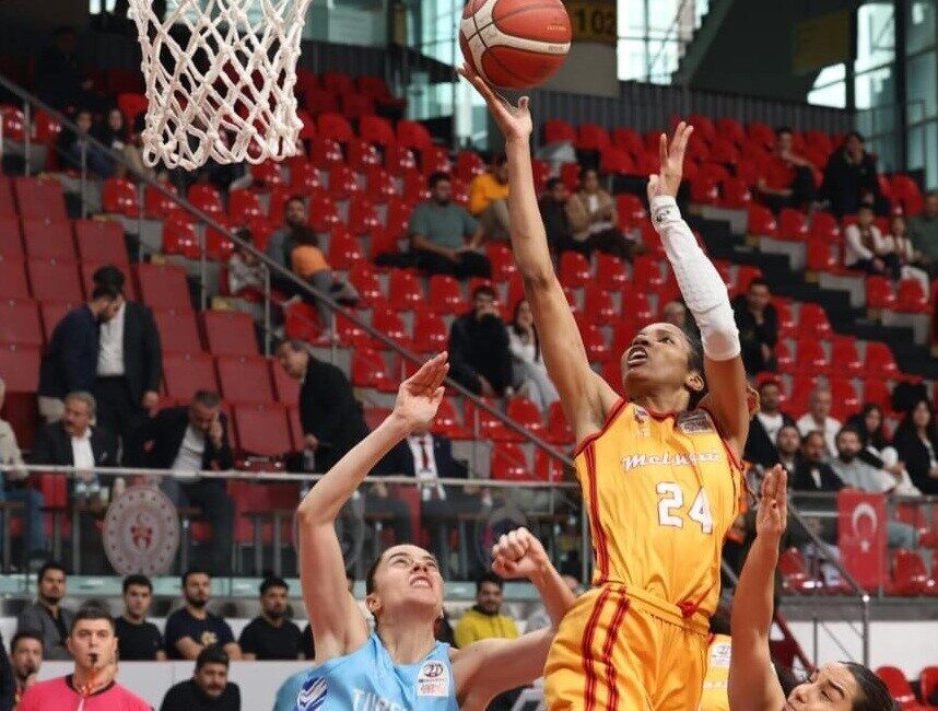 Melikgazi Kayseri Basketbol evinde kazandığı Turgutlu Belediyespor maçında, 2 oyuncu